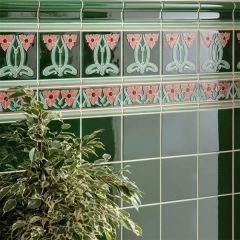 Original Style Dauphine on Victorian Green Tile